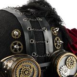 Gros plan sur le Chapeau Melon Steampunk Noir avec Goggles, avec ses lanières en cuir noir, ses engrenages en laiton, ses chaînes, ses clous métalliques et ses lunettes attachées avec des motifs d'engrenages complexes.